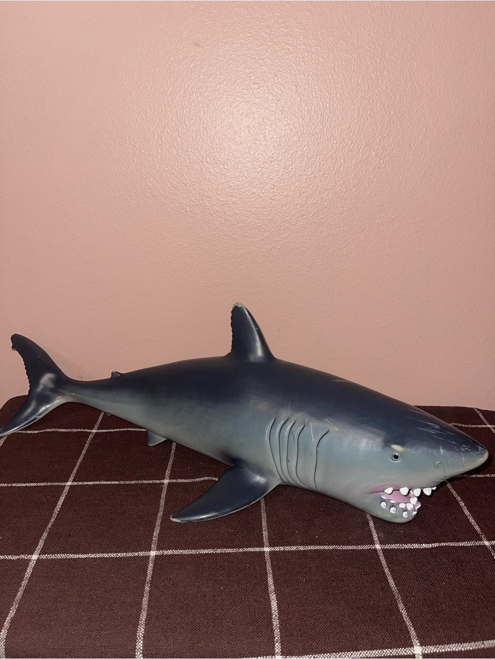 2016 Toys “R” Us 24” Retired MaidenHead Shark Toy